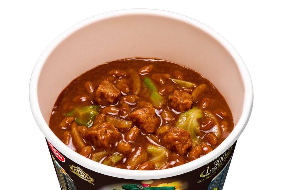 「アパ社長カレー」が日清カレーメシとコラボ　ドロっと濃厚な黒いルゥをお湯かけ5分で