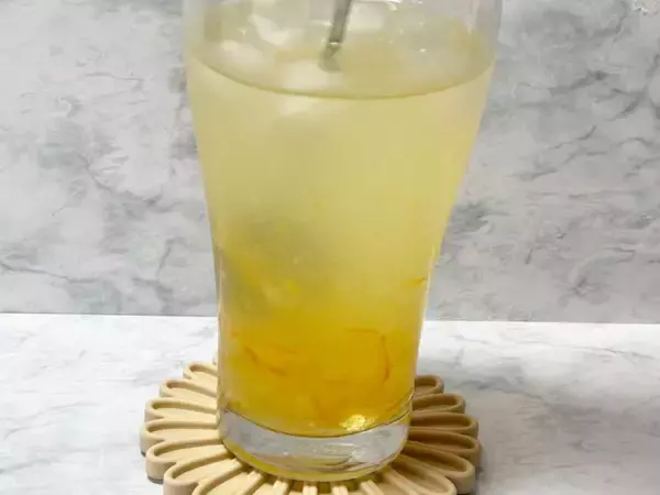 「アヲハタ公式「ママレード＋炭酸水」で作る即席レモンスカッシュ　話題のレシピを試してみた」の画像