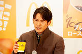 「岡田准一「生まれ変わったらマクドでバイト」　3年ぶり刷新コーヒーに太鼓判」の画像9