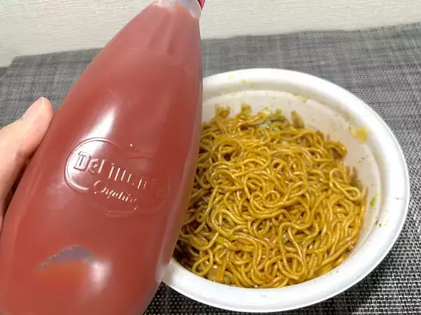 「「これナポリタンじゃん」　デルモンテ公式おすすめのU.F.O.ちょい足しを試してみた」の画像