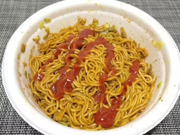 「「これナポリタンじゃん」　デルモンテ公式おすすめのU.F.O.ちょい足しを試してみた」の画像