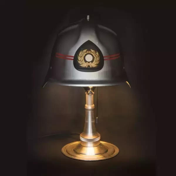 「横浜消防の「本物」が手元に　ふるさと納税返礼品に「活動服トート」や「ヘルメットランプ」が登場」の画像