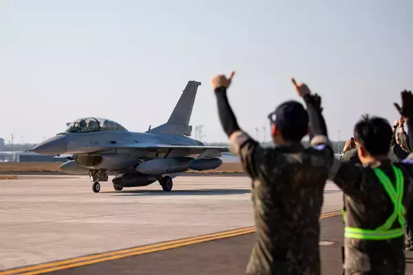 「空自F-2が初参加　オーストラリアで17か国参加の共同訓練「ピッチ・ブラック」」の画像