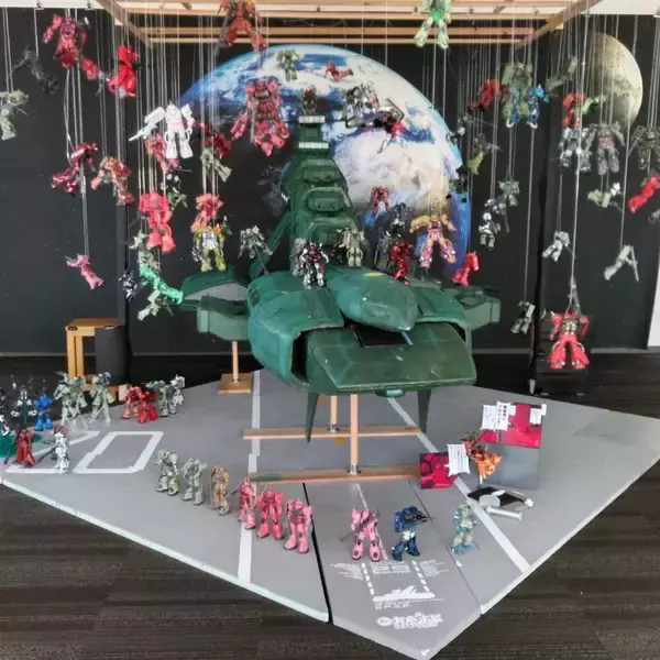 「デカイ！ジオン軍の戦艦「ムサイ」を100分の1スケールで再現」の画像