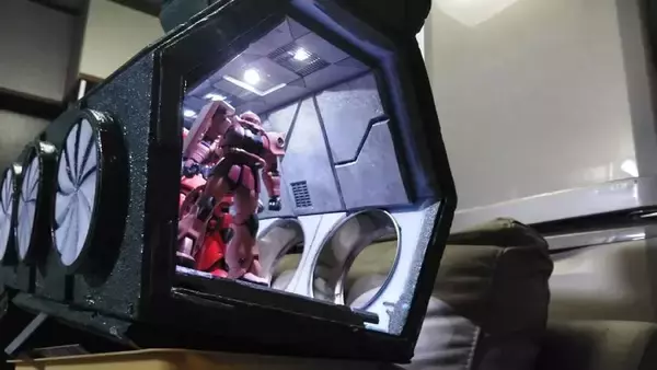 「デカイ！ジオン軍の戦艦「ムサイ」を100分の1スケールで再現」の画像