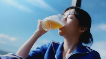 河合優実、初の酒類CMで豪快な飲みっぷり　「沁みるぜ」に込めた思い