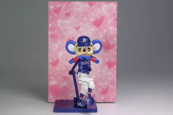 「中日ドラゴンズ「ドアラ」のプラモデルにビジターVer.が新たに登場　組み立てるだけで様々なポーズが再現可能」の画像