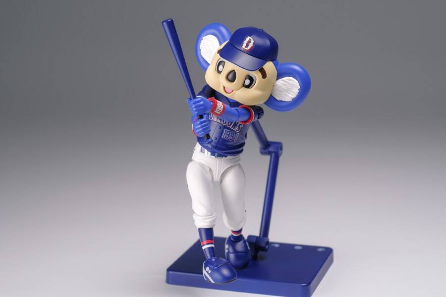 中日ドラゴンズ「ドアラ」のプラモデルにビジターVer.が新たに登場　組み立てるだけで様々なポーズが再現可能