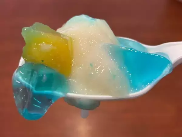 「うどんがまさかの冷スイーツに！？丸亀製麺の新作「丸亀うどんプリン」を全種レビュー」の画像