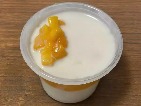 「うどんがまさかの冷スイーツに！？丸亀製麺の新作「丸亀うどんプリン」を全種レビュー」の画像