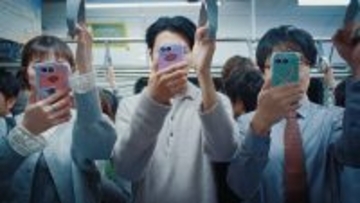 車内で「撮られてるかも？」の不安、4人に1人が経験　山寺宏一が“スマホ”を熱演するソフトバンク新動画公開