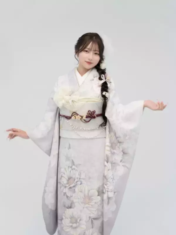 「プリンセスからヴィランズまで　希空が魅せる振袖4変化、スタジオアリス新WebCM」の画像