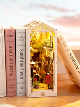 ウッドパズルとミニチュアハウスの要素が楽しめる「つくるんです」より「ブックヌックシリーズ」2種が新発売