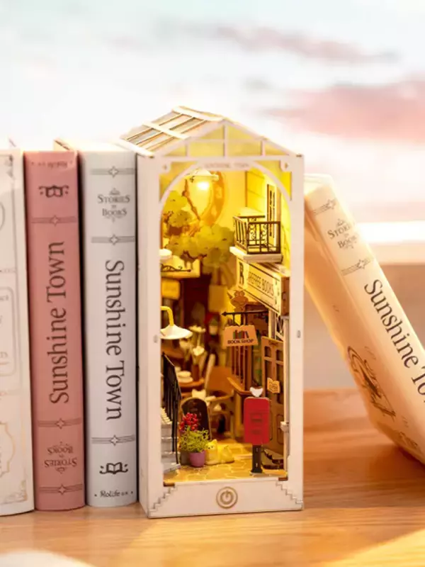 ウッドパズルとミニチュアハウスの要素が楽しめる「つくるんです」より「ブックヌックシリーズ」2種が新発売