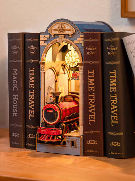 ウッドパズルとミニチュアハウスの要素が楽しめる「つくるんです」より「ブックヌックシリーズ」2種が新発売