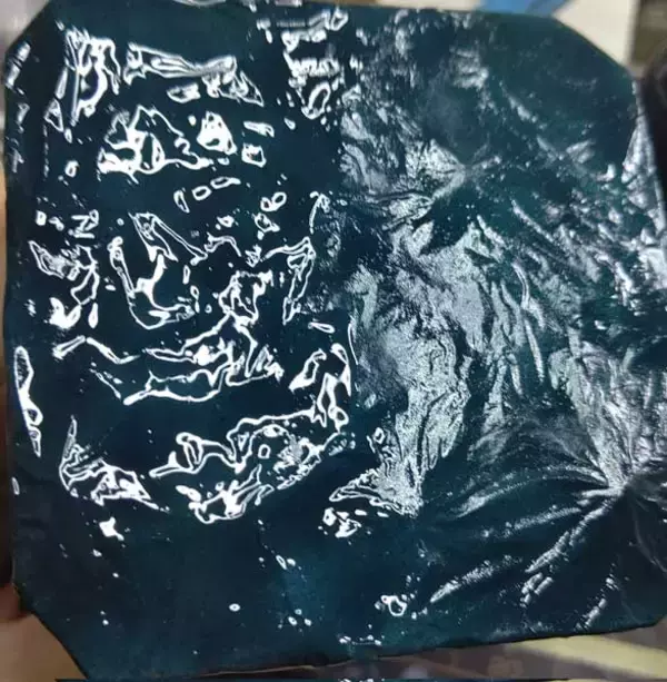 「身近なアルミホイルが海面に変身！艦船モデラーのジオラマテクニック」の画像