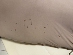 魚拓ならぬ「泣き拓」？イヤイヤ期の2歳児がヨギボーに残した跡に癒やされる人続出