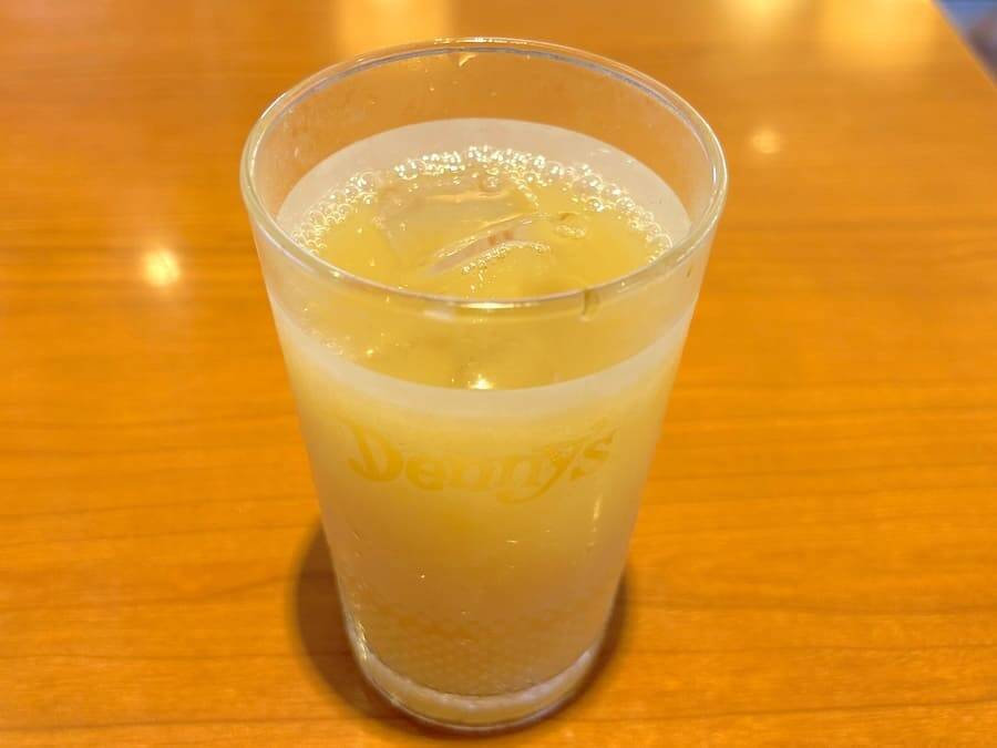 ガチ勢直伝から公式レシピまで　ファミレスのドリンクバーアレンジを試してみた