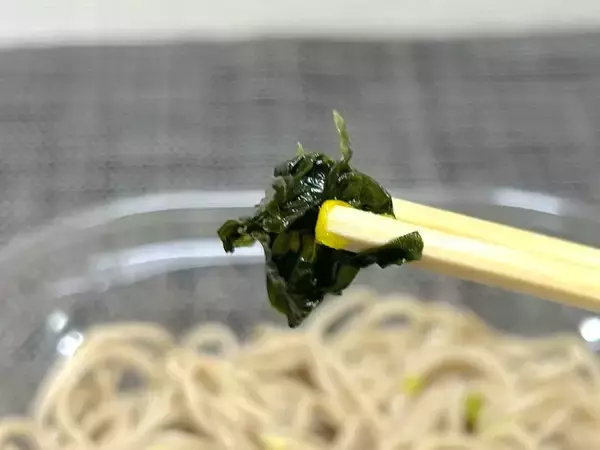 「ドンキの「わさびそば」に舐めプで挑んで死にかける　これもはや“化学兵器”では？」の画像