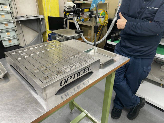 【プロの戯れ】レーザ加工職人が本気出して作った「金属将棋盤・駒～Chrom Raja～」登場