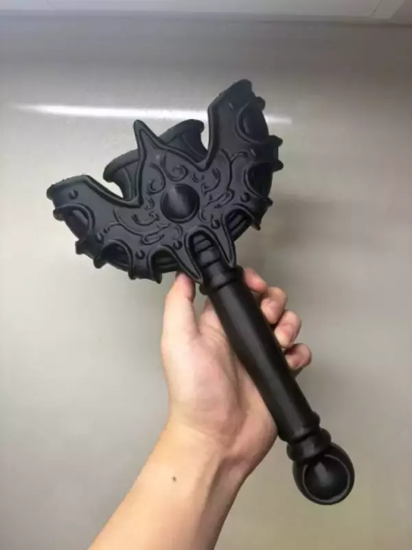 「ドラクエ好きの甥っ子へ　造形作家が贈った本気の「ロトの剣」」の画像