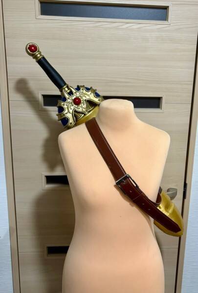 ドラクエ好きの甥っ子へ　造形作家が贈った本気の「ロトの剣」