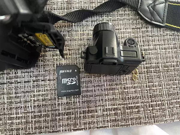 「リアルと評判のカプセルトイ「フラッシュライティングカメラ」が再販　購入してチェックしてみたゾ」の画像