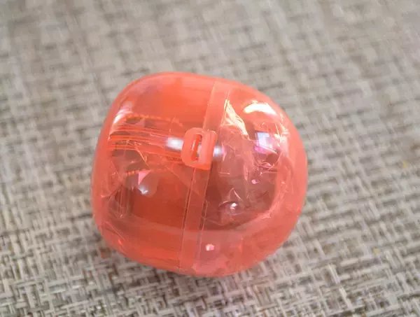 「リアルと評判のカプセルトイ「フラッシュライティングカメラ」が再販　購入してチェックしてみたゾ」の画像