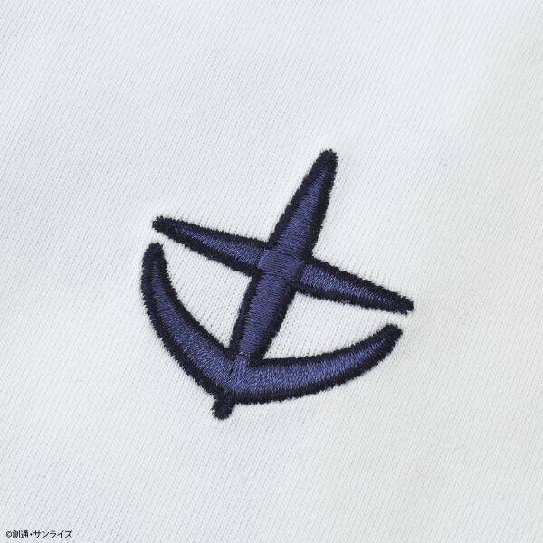 背中で魅せるガンダムTシャツ　名機3体を精緻なフル刺繍で表現