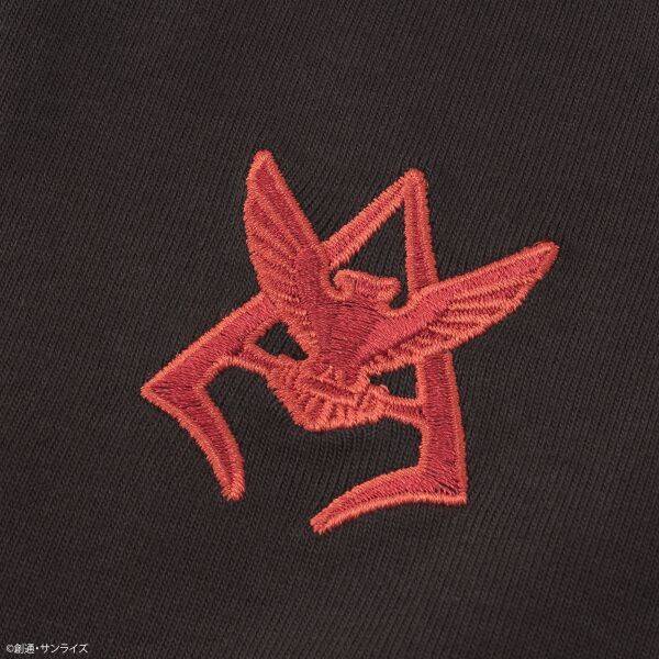 背中で魅せるガンダムTシャツ　名機3体を精緻なフル刺繍で表現