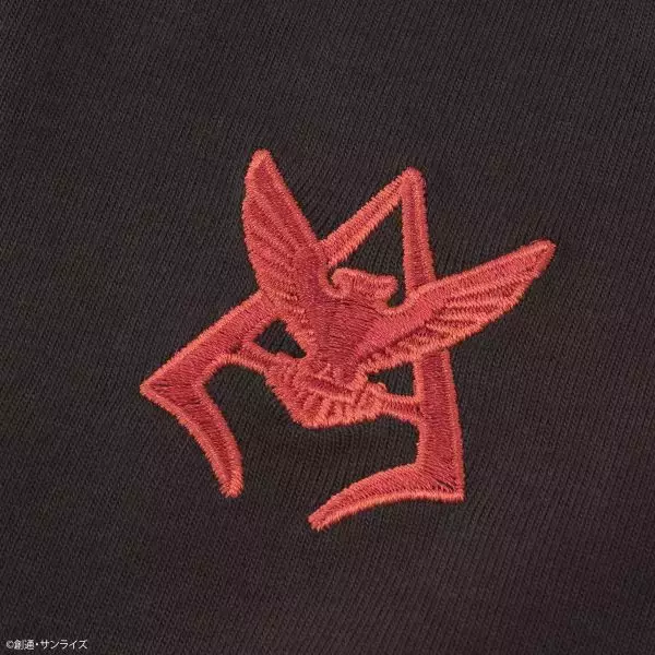 「背中で魅せるガンダムTシャツ　名機3体を精緻なフル刺繍で表現」の画像