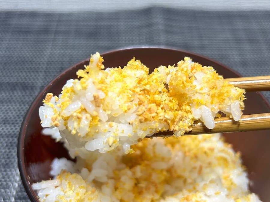 「のり塩」「カラムーチョ」ふりかけを実食→スナック感覚かと思いきや予想外に“ご飯泥棒”だった