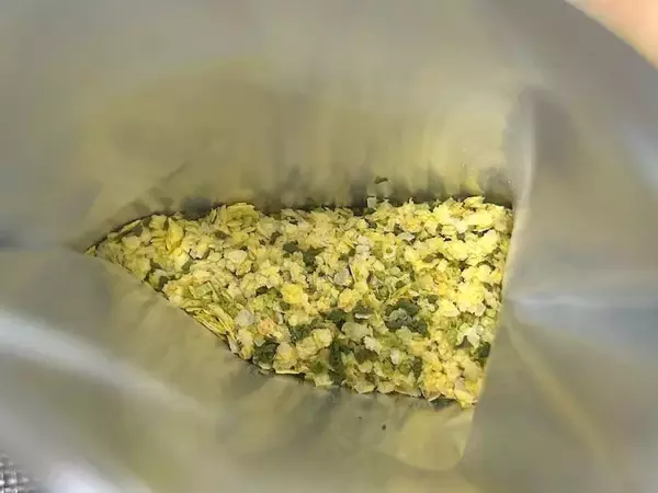 「「のり塩」「カラムーチョ」ふりかけを実食→スナック感覚かと思いきや予想外に“ご飯泥棒”だった」の画像