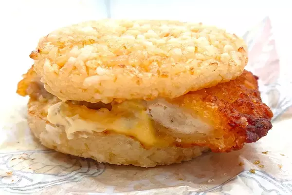 「歓喜！ほっともっとの予約限定メニュー「のり弁バーガー」が「のり弁」すぎた！」の画像