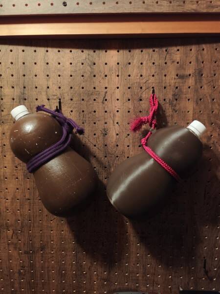 「無いなら作る」の精神　現代武者の悩みを解決する「瓢箪型ペットボトルホルダー」が商品化されるまで