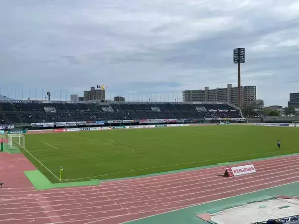 「今年で発足30周年のJリーグ　出不精の筆者がスタジアムでの生観戦にハマった訳」の画像