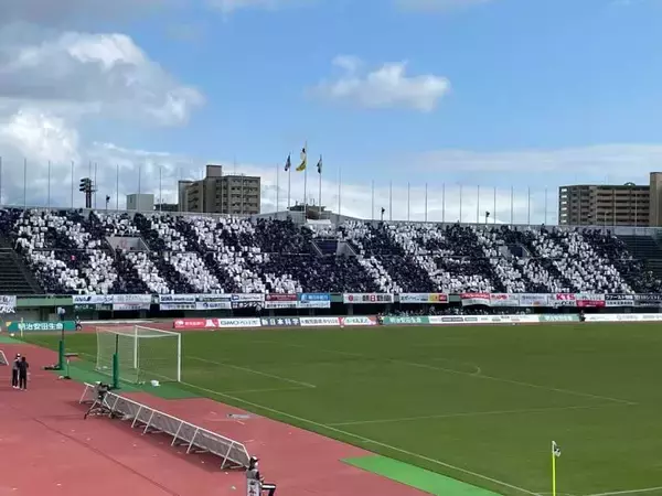「今年で発足30周年のJリーグ　出不精の筆者がスタジアムでの生観戦にハマった訳」の画像