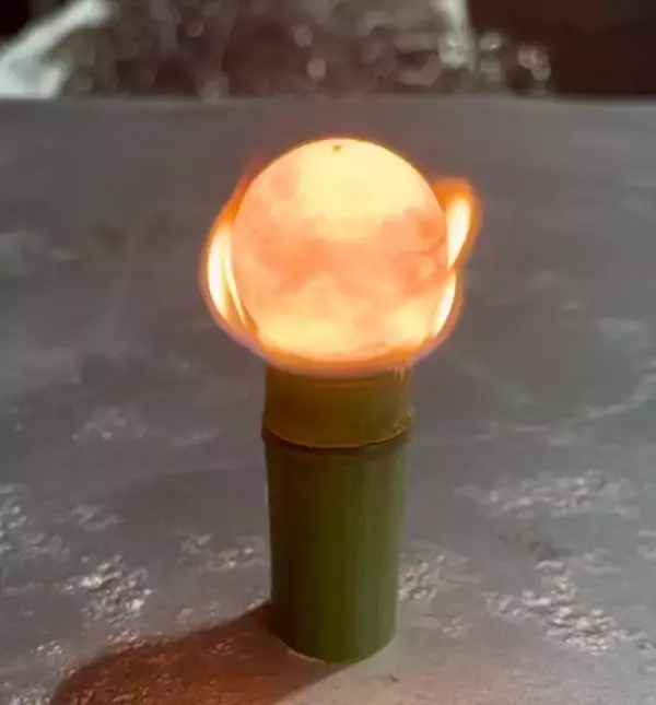 「○○に1000度の鉄球入れてみた」　大阪の町工場がユニークな実験動画を投稿