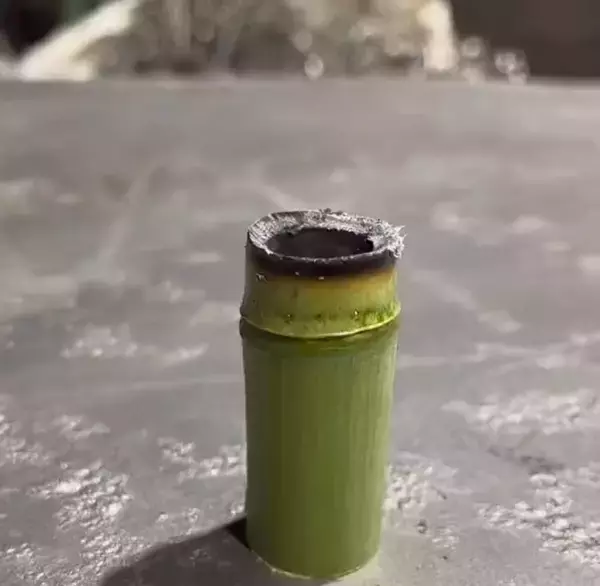 「「○○に1000度の鉄球入れてみた」　大阪の町工場がユニークな実験動画を投稿」の画像