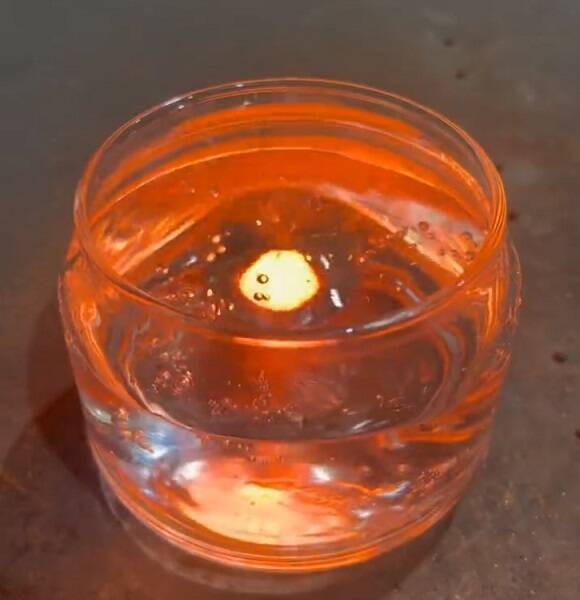 「○○に1000度の鉄球入れてみた」　大阪の町工場がユニークな実験動画を投稿