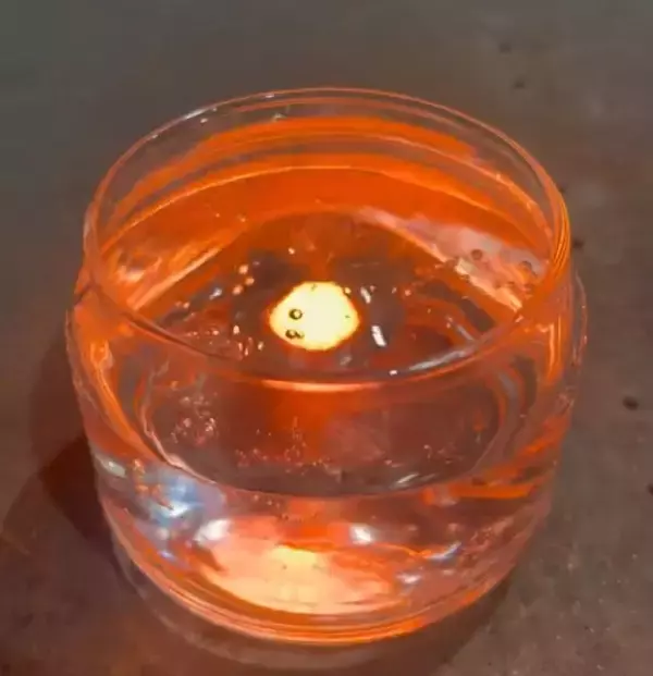 「「○○に1000度の鉄球入れてみた」　大阪の町工場がユニークな実験動画を投稿」の画像