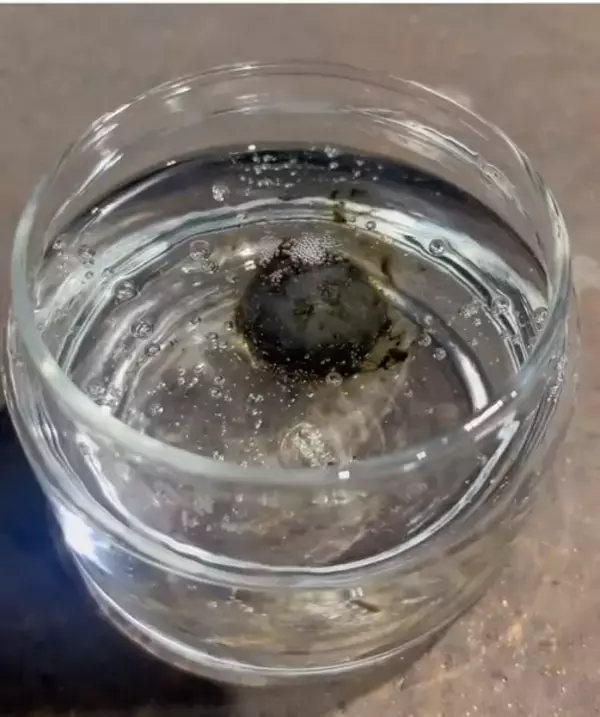 「「○○に1000度の鉄球入れてみた」　大阪の町工場がユニークな実験動画を投稿」の画像