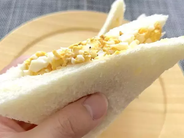 「たまごサンドにポップコーンを混ぜるだと……？　マイクポップコーン公式レシピを試したら予想以上にアリだった」の画像