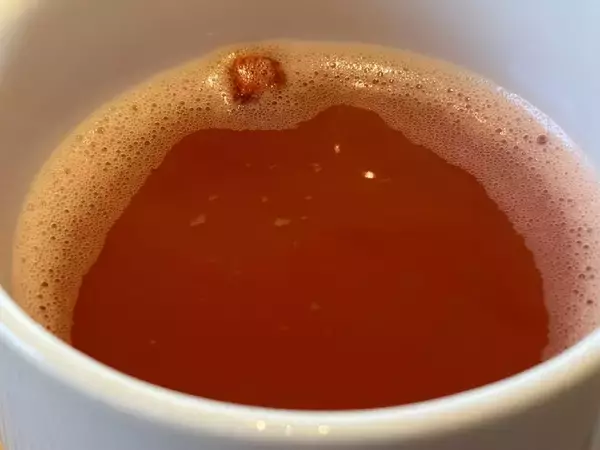 「スタバ新作「ホット アップル サイダー」は温かい炭酸なのか！？ 未知の領域すぎるので確かめてきた」の画像