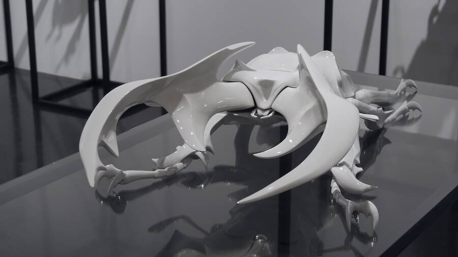 一輪挿しがカブトムシに変形する陶芸作品　可動構造に込められた1年の試行錯誤