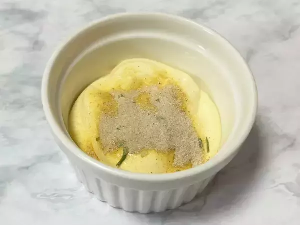 「ポテトが秒で消える……？ヒガシマル公式の「うどんスープ×マヨ」で作る「だしマヨネーズ」試してみた」の画像