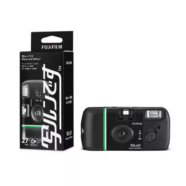 「「写ルンです」40周年の節目に新製品　水深10m防水＆モノクロフィルムの2つの新モデルが登場」の画像