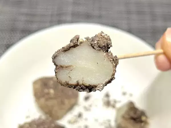 「これは反則級　公式の餅アレンジ「ブラックサンダー餅」がうますぎた」の画像