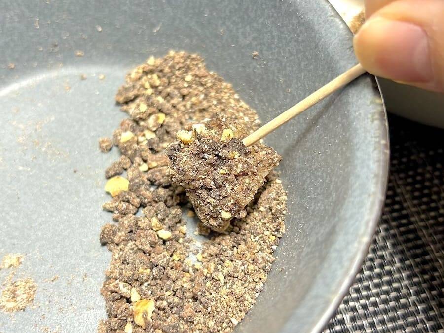 これは反則級　公式の餅アレンジ「ブラックサンダー餅」がうますぎた