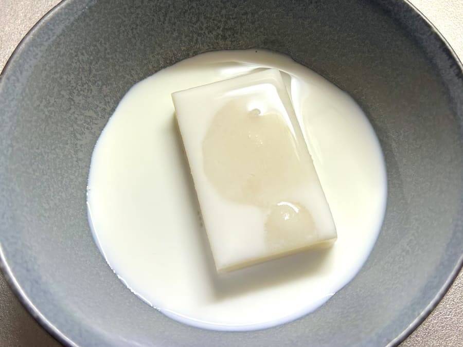 これは反則級　公式の餅アレンジ「ブラックサンダー餅」がうますぎた